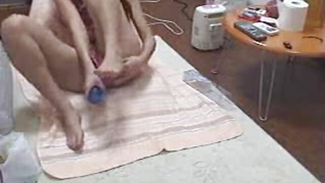 કોકી બીપી પિક્ચર સેક્સી ડ્યૂડ રોકો સિફ્રેડી બે ખૂબસૂરત બોમ્બશેલ્સ પર લે છે